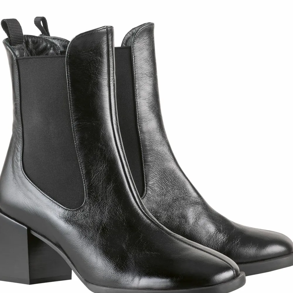 Sale Clara Women Booties