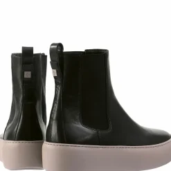 New Connor Women Booties