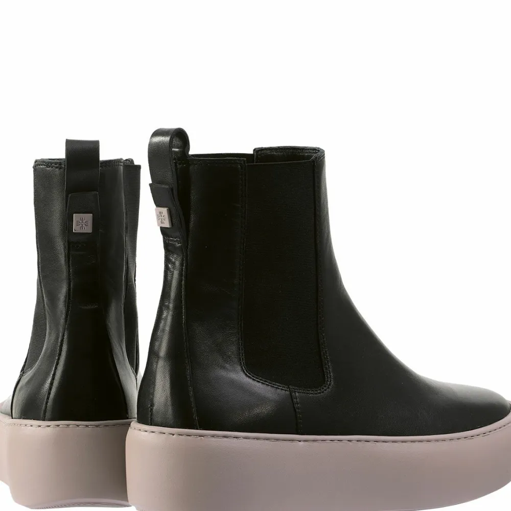 New Connor Women Booties