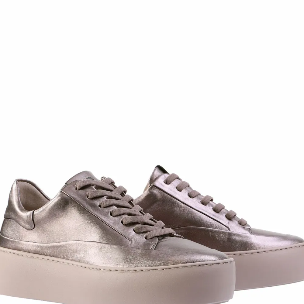 New Illusion Women Sneakers