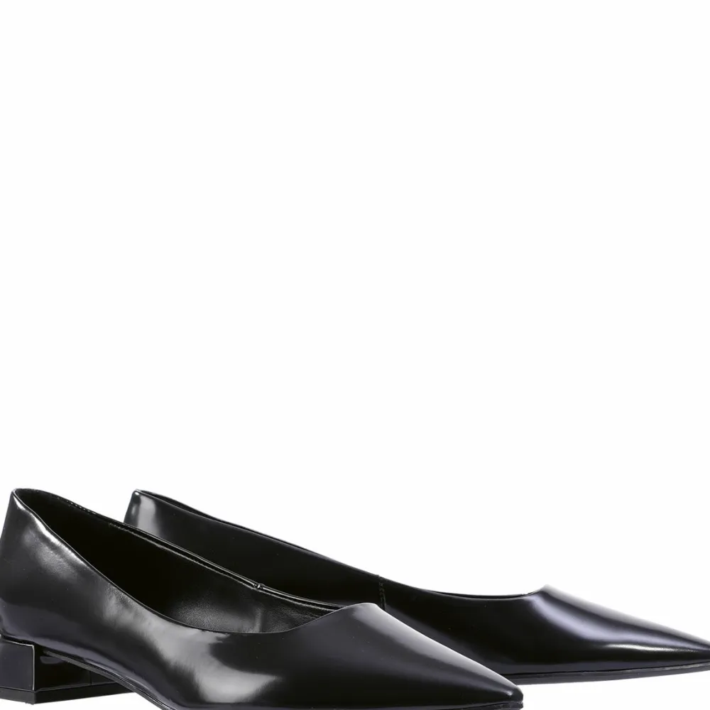 Shop Isabelle Women Ballerinas