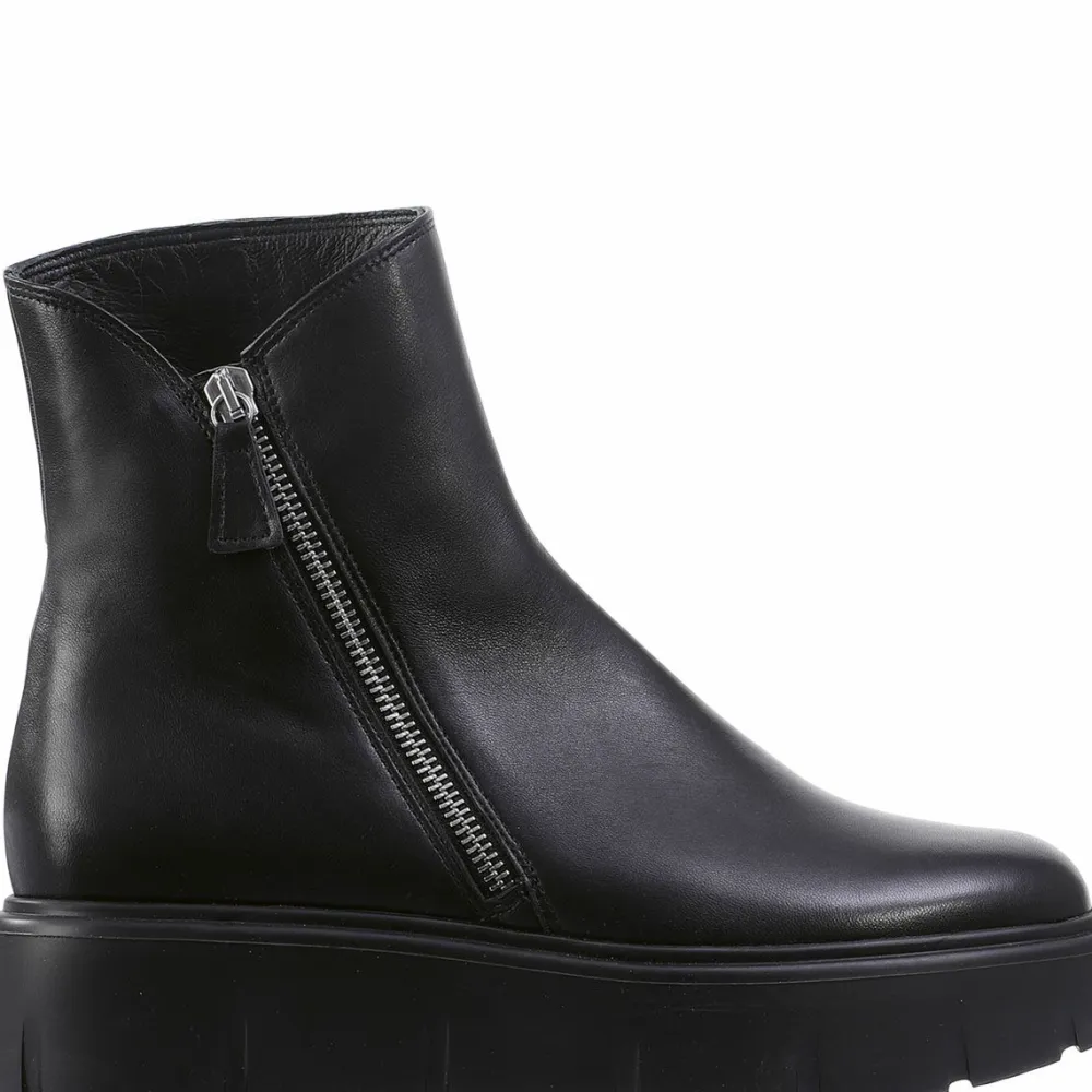 New Travis Women Booties