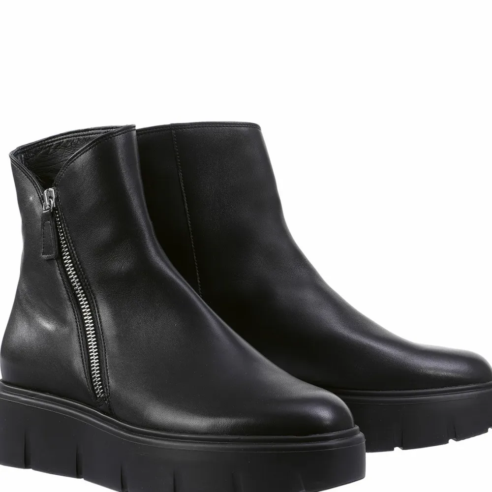New Travis Women Booties