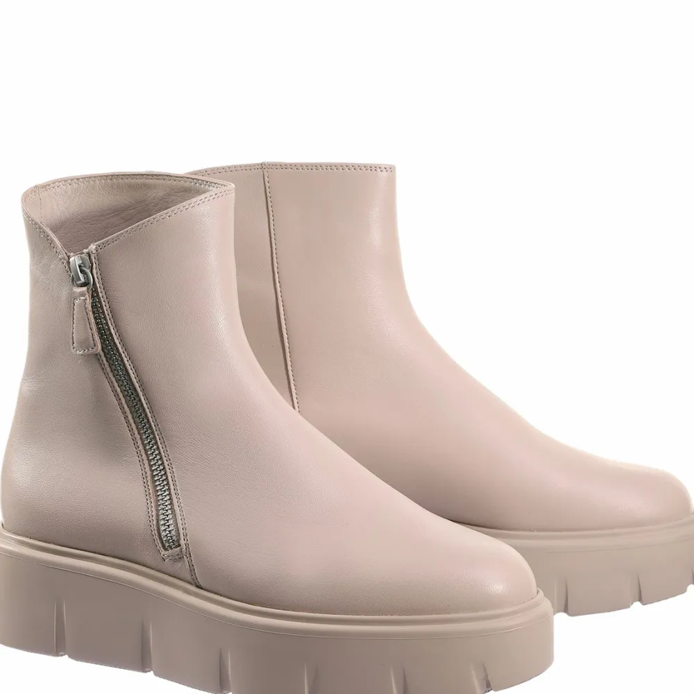 New Travis Women Booties